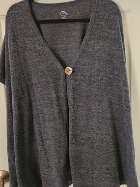AVENUE Charcoal V-Neck Single-Button Cardigan